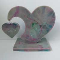 Decoratief hart met hangend hartje. Dubbelzijdig te gebruiken.