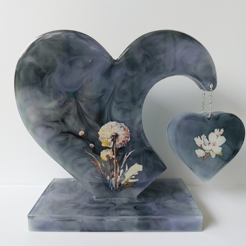 Decoratief hart met hangend hartje. Dubbelzijdig te gebruiken.